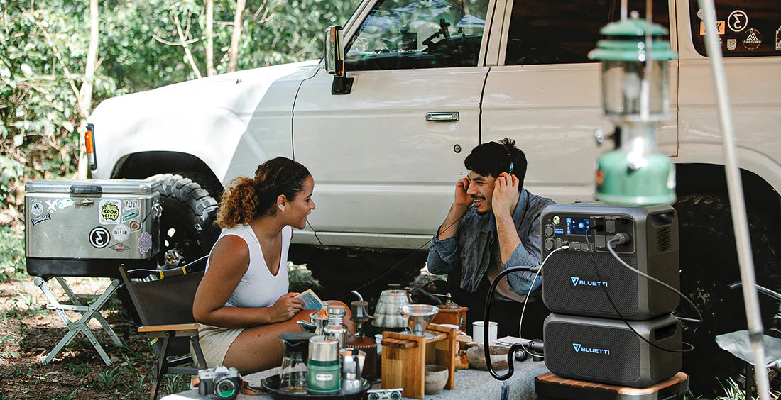 BLUETTI power station supporting campsite electronics and outdoor living